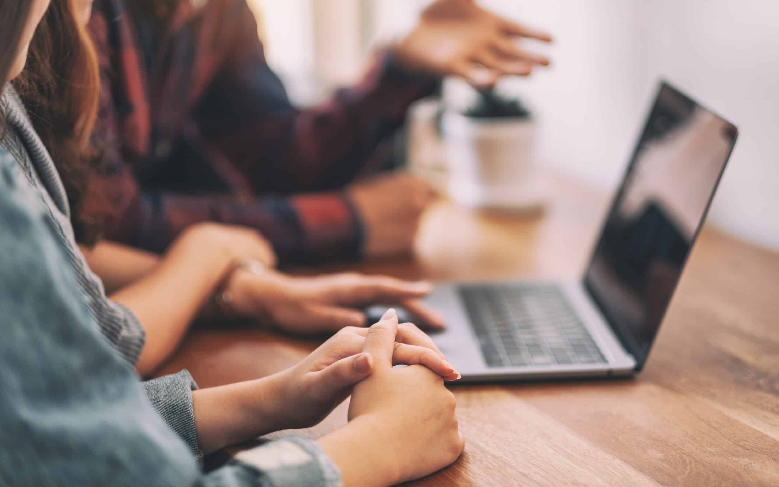 What should a B2B blog about? - simdure